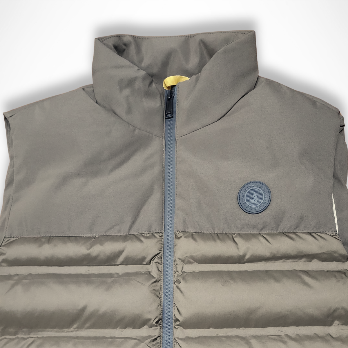 CHALECO ACOLCHADO TEC MARRON