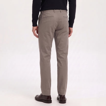 PANTALÓN DRILL MODERNFIT ALGODÓN CON SPANDEX COLOR COCOA