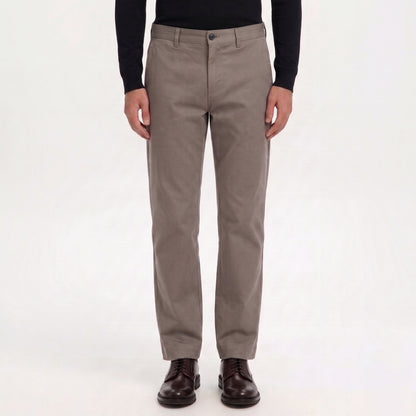 PANTALÓN DRILL MODERNFIT ALGODÓN CON SPANDEX COLOR COCOA