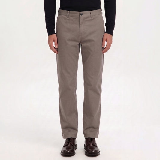 PANTALÓN DRILL MODERNFIT ALGODÓN CON SPANDEX COLOR COCOA
