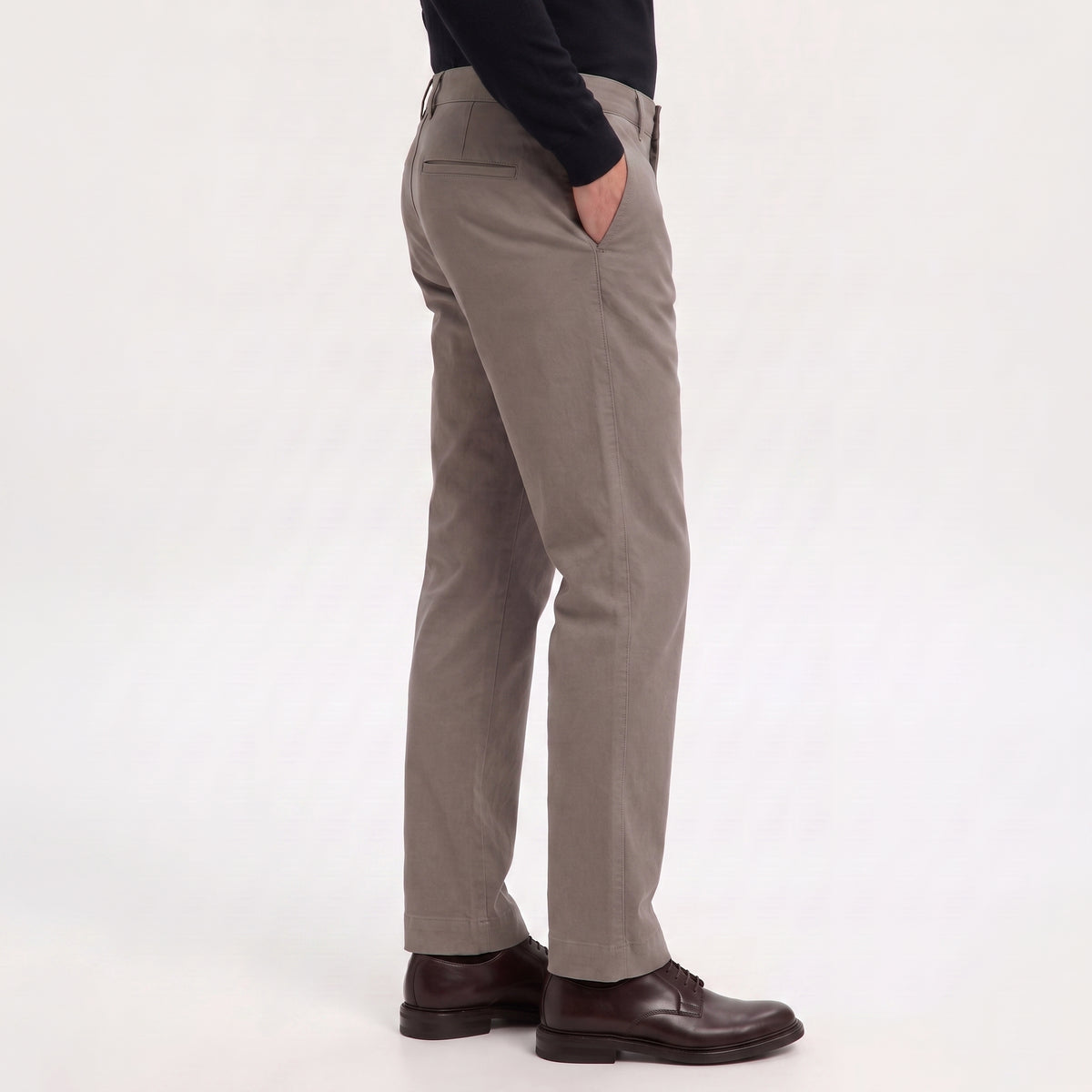 PANTALÓN DRILL MODERNFIT ALGODÓN CON SPANDEX COLOR COCOA